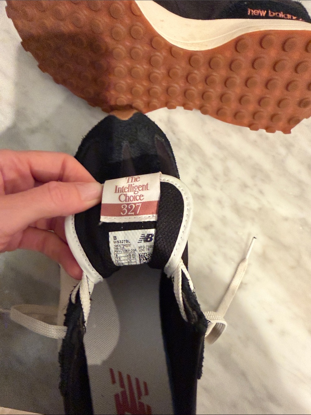 New Balance 327 Women’s 9 - Picture 15 of 15